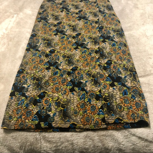 T & 3 Club Floral Maxi Skirt Longyi Sarong - Picture 3 of 8